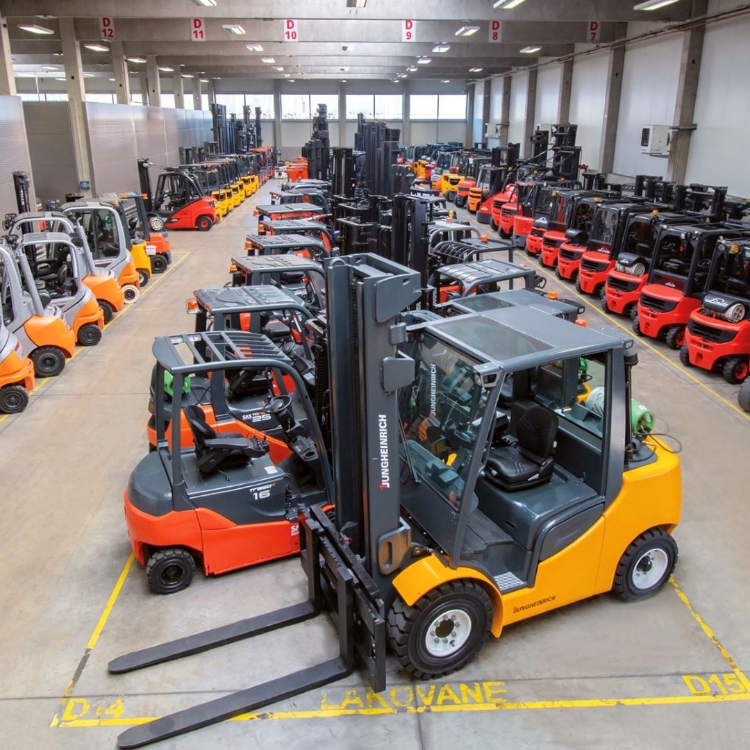 02 Forklift Hire